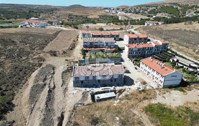 BOZCAADA'DA MÜSTAKİL BAHÇELİ 3+1 TERS DUBLEKS VİLLA FIRSATI