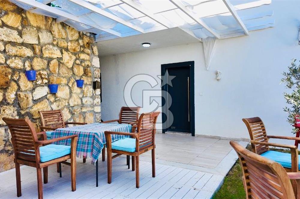 FOÇA FOTAŞ TATİL KÖYÜ BAHÇE KULLANIM ALANI GENİŞ SATILIK DAİRE