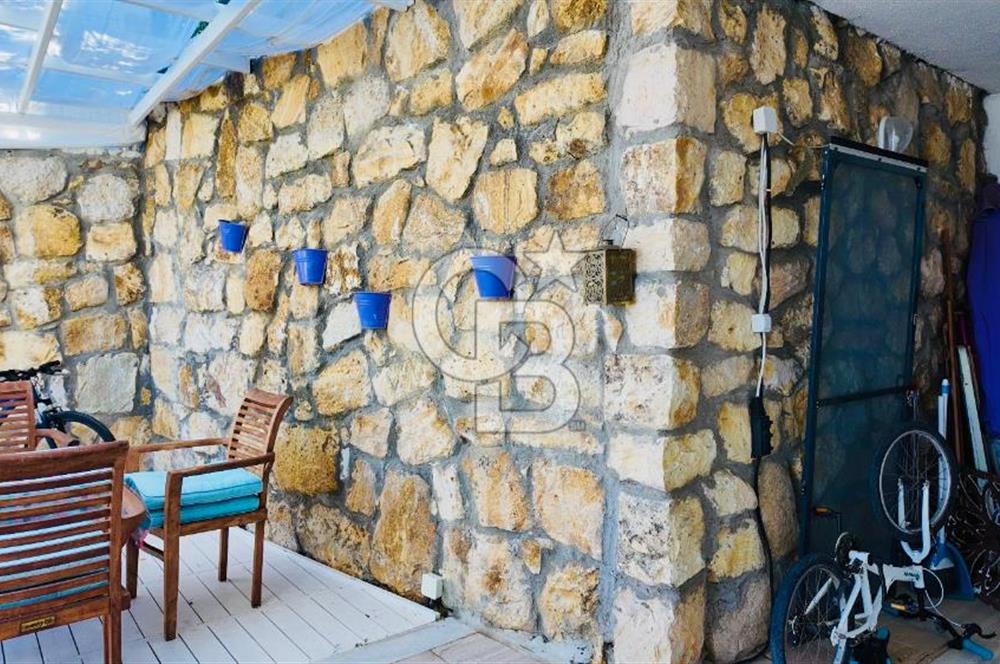 FOÇA FOTAŞ TATİL KÖYÜ BAHÇE KULLANIM ALANI GENİŞ SATILIK DAİRE