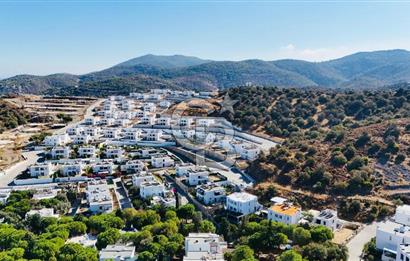 FOÇA FOTAŞ TATİL KÖYÜ BAHÇE KULLANIM ALANI GENİŞ SATILIK DAİRE