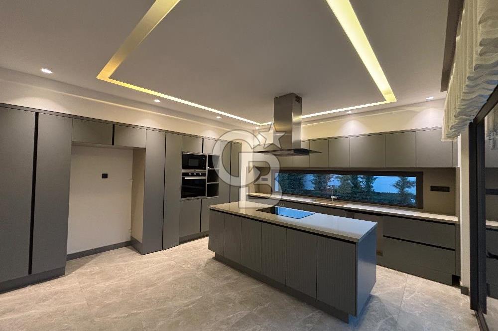 Sasalı 5+1 Müstakil Havuzlu Satılık Villa