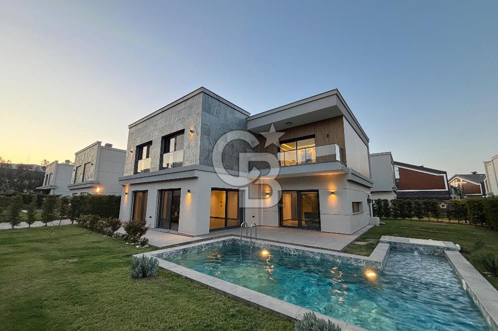 Sasalı 5+1 Müstakil Havuzlu Satılık Villa