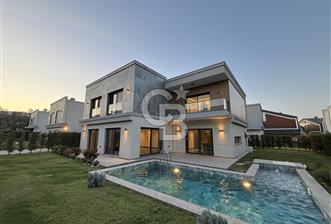 Sasalı 5+1 Müstakil Havuzlu Satılık Villa
