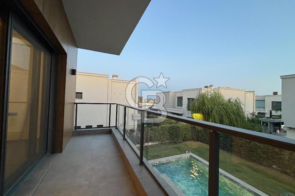 Sasalı 5+1 Müstakil Havuzlu Satılık Villa