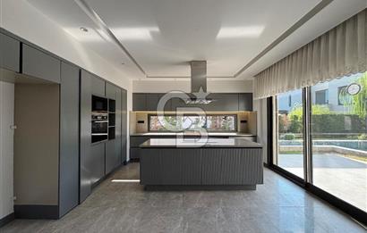 Sasalı 5+1 Müstakil Havuzlu Satılık Villa