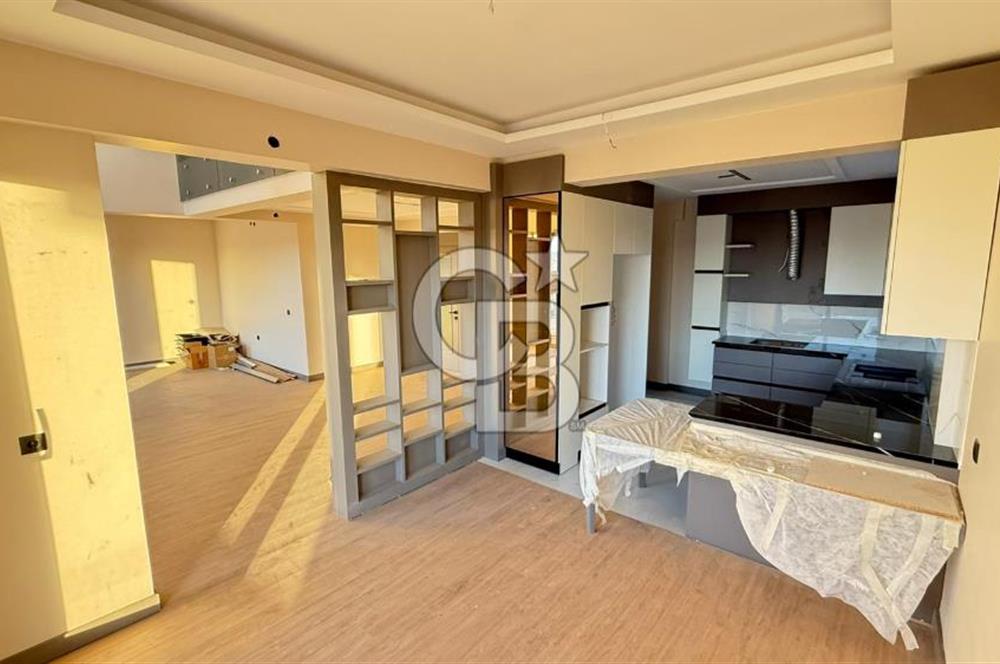 ALACAATLI'DA 5+1 PANORAMİK MANZARALI LÜKS YAPILI SATILIK VİLLA