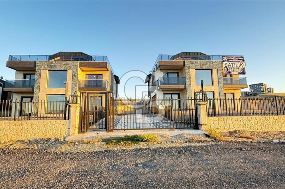 ALACAATLI'DA 5+1 PANORAMİK MANZARALI LÜKS YAPILI SATILIK VİLLA