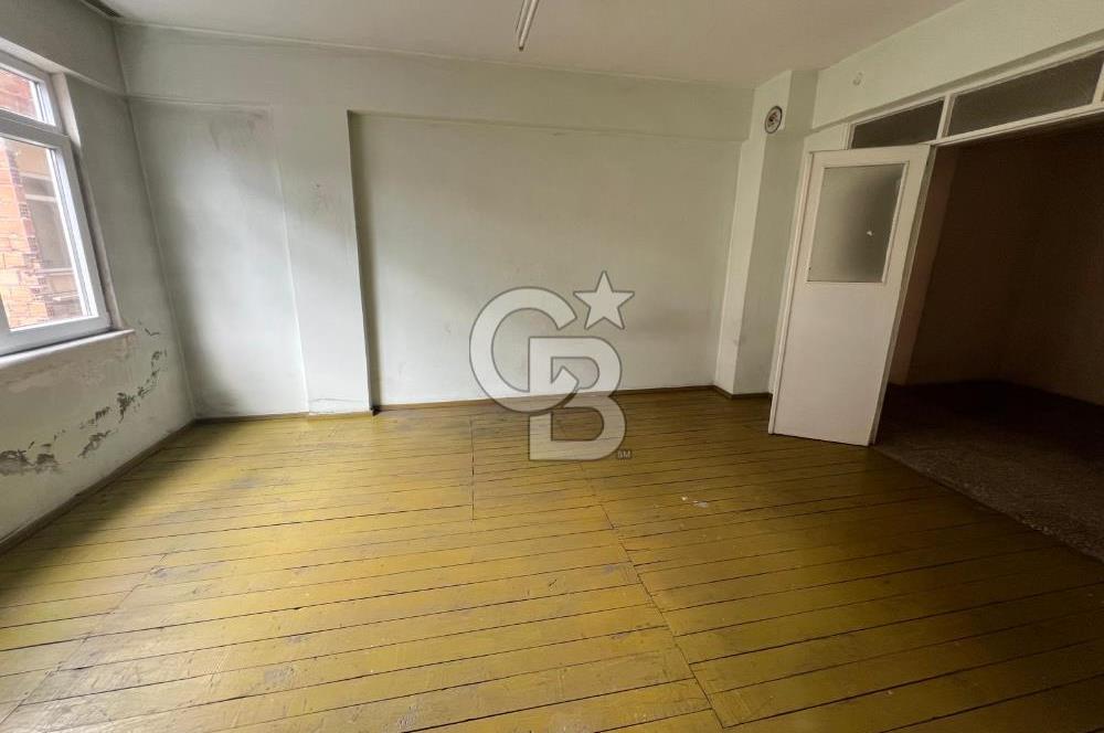 HASTANE SAPAĞINDA SATILIK 2+1 DAİRE