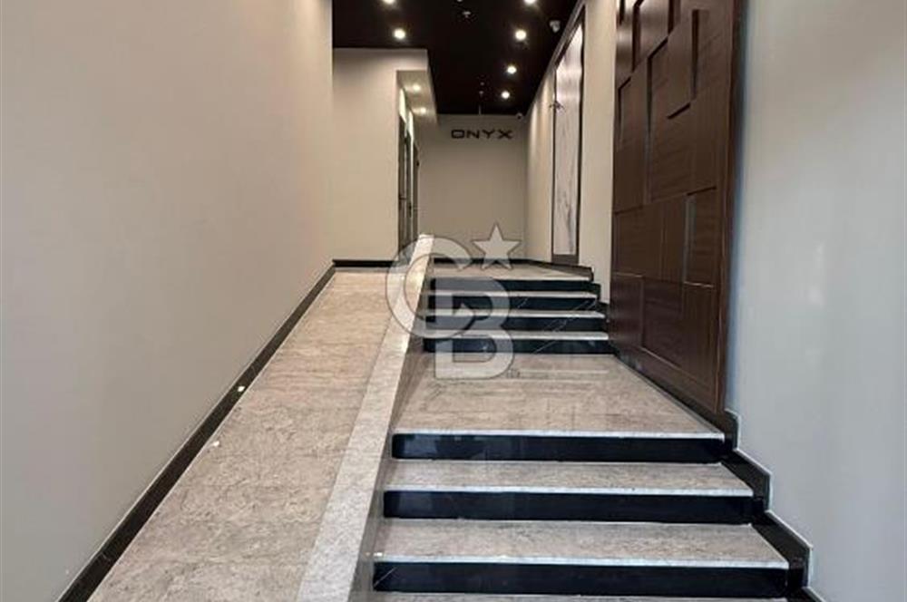 PARK CADDESİ ONYX ÇAYYOLU 2+1 KİRALIK EŞYALI BALKONLU KÖŞE DAİRE