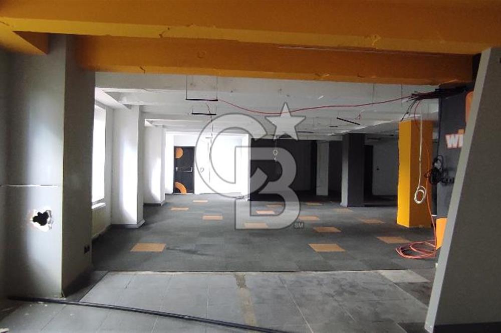 GÜMÜŞSUYU'NDA PRESTİJLİ LOKASYONDA KDV'li 236M2 KİRALIK OFİS