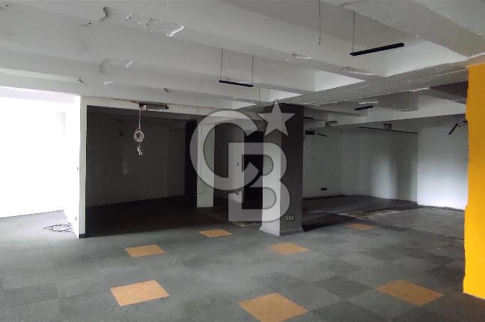 GÜMÜŞSUYU'NDA PRESTİJLİ LOKASYONDA KDV'li 236M2 KİRALIK OFİS