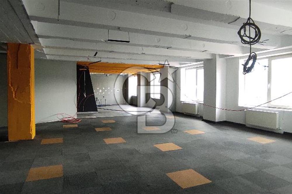 GÜMÜŞSUYU'NDA PRESTİJLİ LOKASYONDA KDV'li 236M2 KİRALIK OFİS