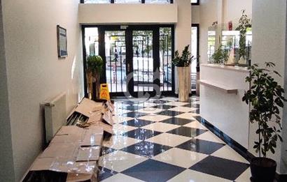 GÜMÜŞSUYU'NDA PRESTİJLİ LOKASYONDA KDV'li 236M2 KİRALIK OFİS