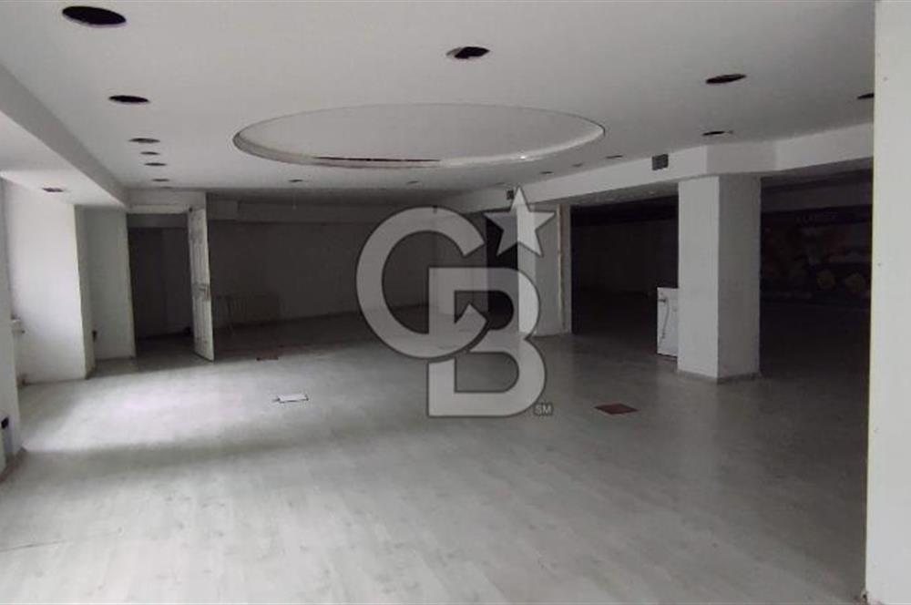 GÜMÜŞSUYU CADDE ÜZERİ PRESTİJLİ LOKASYONDA KDV' li 492 M2 KİRALIK OFİS