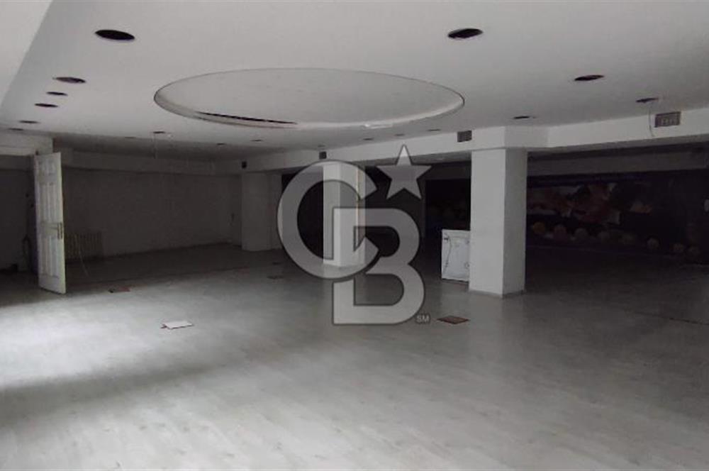 GÜMÜŞSUYU CADDE ÜZERİ PRESTİJLİ LOKASYONDA KDV' li 492 M2 KİRALIK OFİS