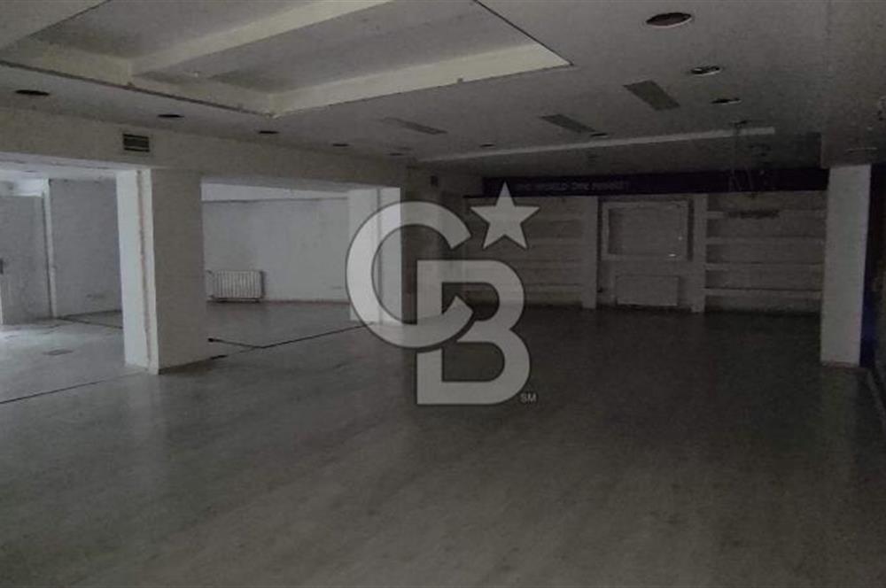 GÜMÜŞSUYU CADDE ÜZERİ PRESTİJLİ LOKASYONDA KDV' li 492 M2 KİRALIK OFİS