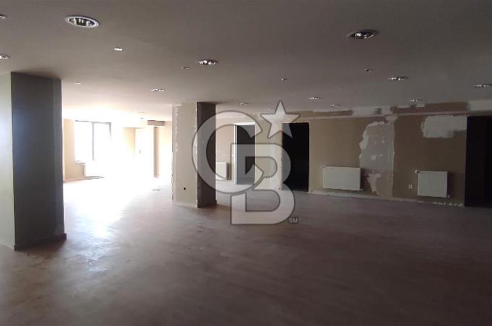 GÜMÜŞSUYU CADDE ÜZERİ PRESTİJLİ LOKASYONDA KDV' li 492 M2 KİRALIK OFİS