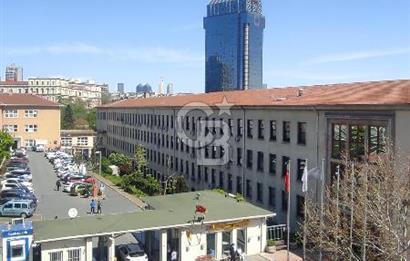 GÜMÜŞSUYU CADDE ÜZERİ PRESTİJLİ LOKASYONDA KDV' li 492 M2 KİRALIK OFİS