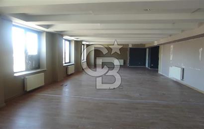 GÜMÜŞSUYU CADDE ÜZERİ PRESTİJLİ LOKASYONDA KDV' li 492 M2 KİRALIK OFİS