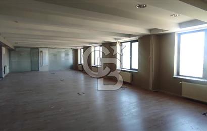 GÜMÜŞSUYU CADDE ÜZERİ PRESTİJLİ LOKASYONDA KDV' li 492 M2 KİRALIK OFİS