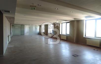 GÜMÜŞSUYU CADDE ÜZERİ PRESTİJLİ LOKASYONDA KDV' li 492 M2 KİRALIK OFİS