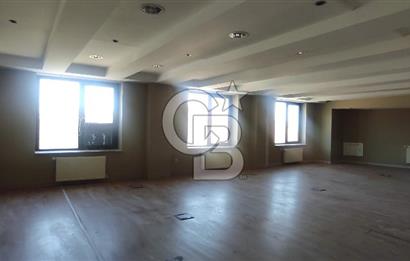 GÜMÜŞSUYU CADDE ÜZERİ PRESTİJLİ LOKASYONDA KDV' li 492 M2 KİRALIK OFİS