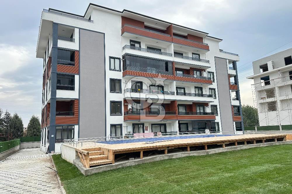 KARTEPE FSM'DE MERKEZİ KONUMDA 4+1 GENİŞ EĞİMSİZ ÇATI DUBLEKS