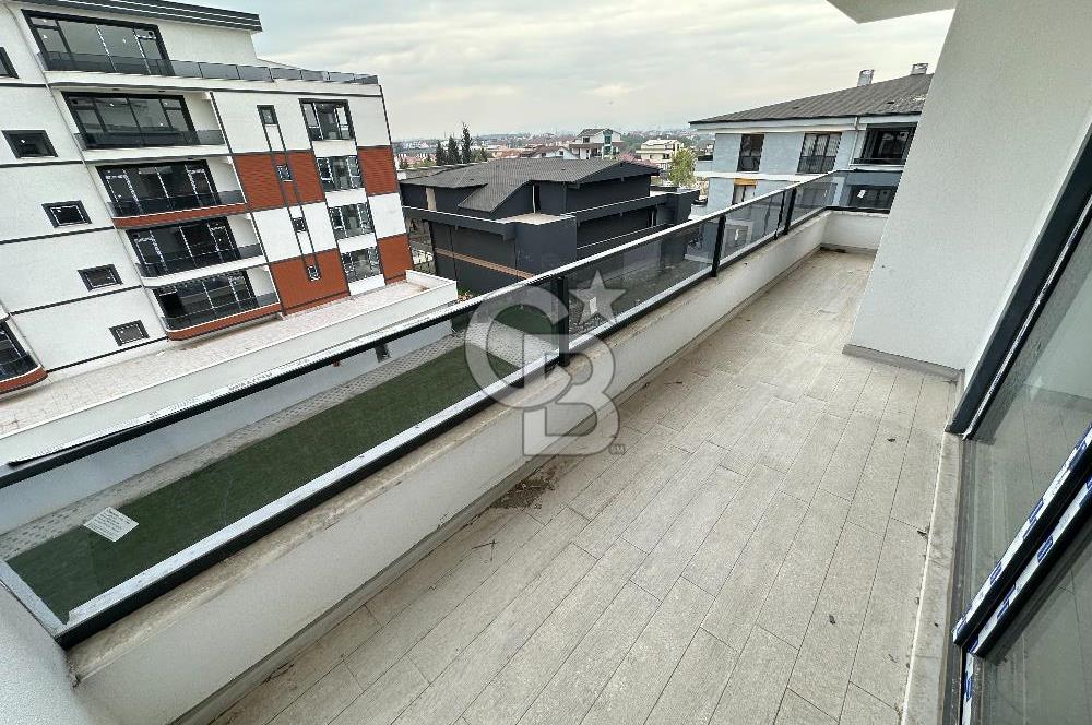 KARTEPE FSM'DE MERKEZİ KONUMDA 4+1 GENİŞ EĞİMSİZ ÇATI DUBLEKS
