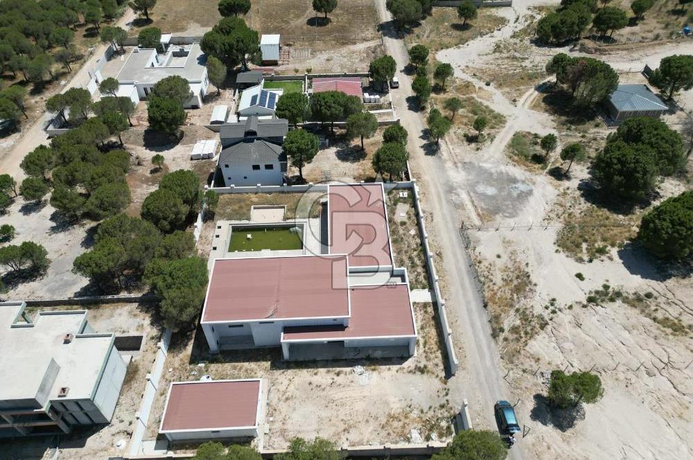 İzmir Menderes Küner'de Natamam Müstakil Ev ve 2000m2 Arsa