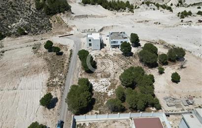 İzmir Menderes Küner'de Natamam Müstakil Ev ve 2000m2 Arsa