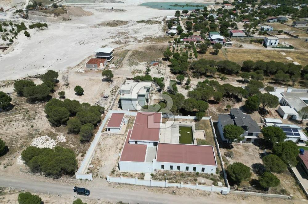 İzmir Menderes Küner'de Natamam Müstakil Ev ve 2000m2 Arsa