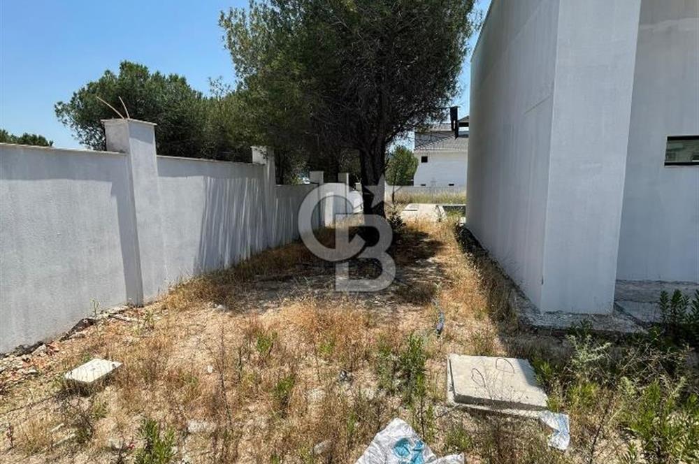 İzmir Menderes Küner'de Natamam Müstakil Ev ve 2000m2 Arsa