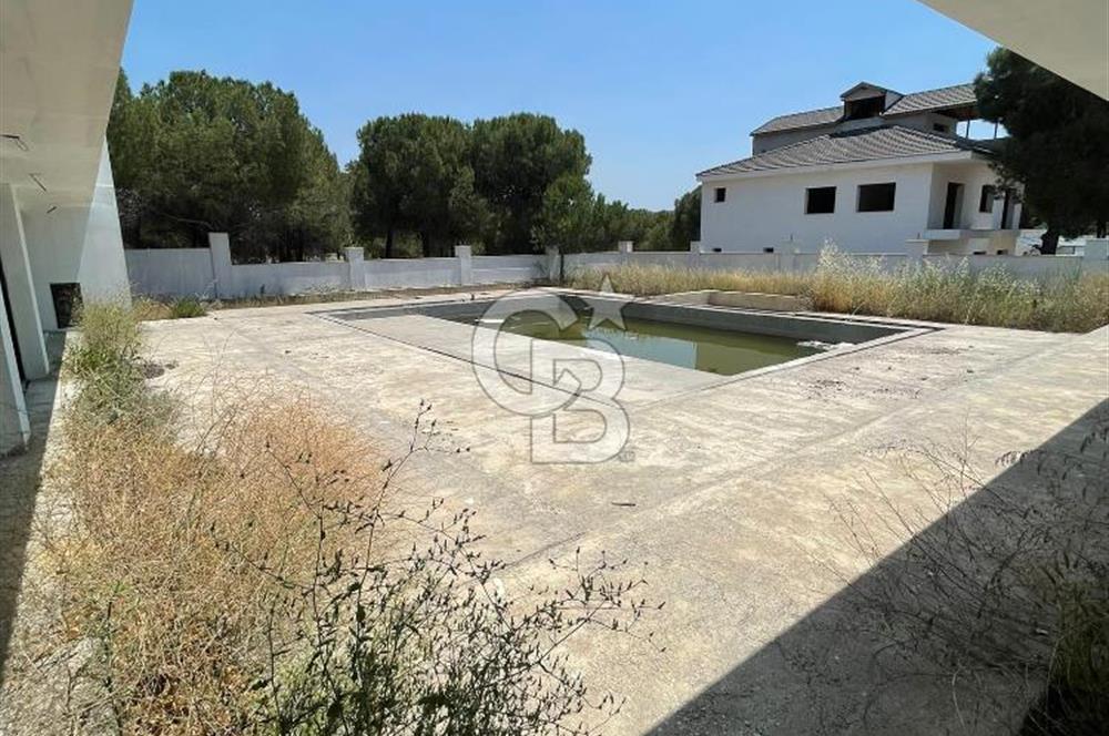 İzmir Menderes Küner'de Natamam Müstakil Ev ve 2000m2 Arsa