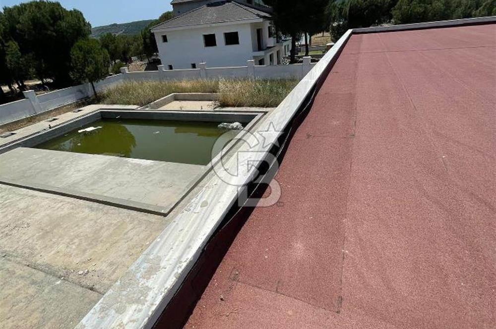İzmir Menderes Küner'de Natamam Müstakil Ev ve 2000m2 Arsa