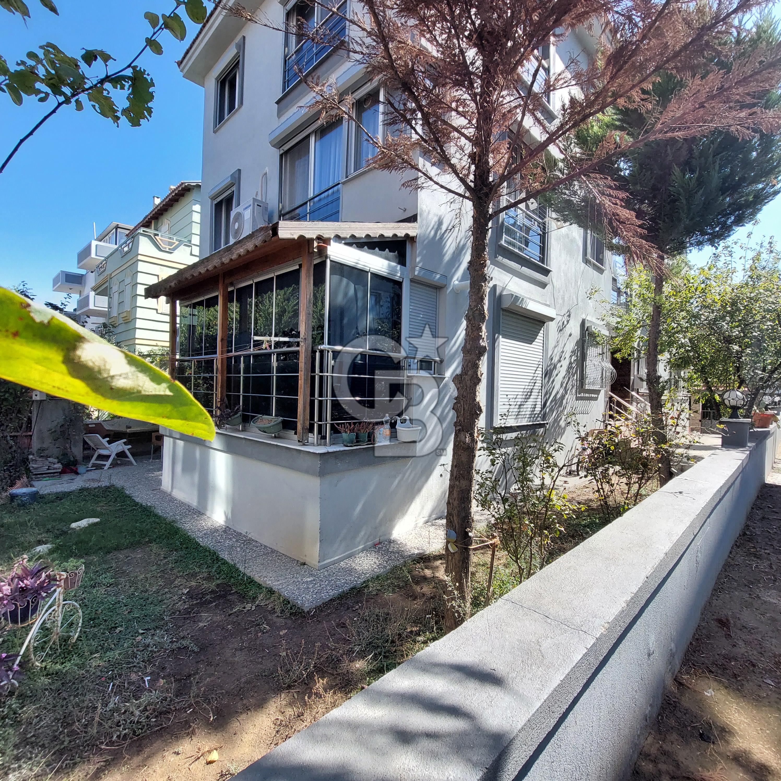 Yeni Foça'da Denize Yakın 2+1 Satılık Daire