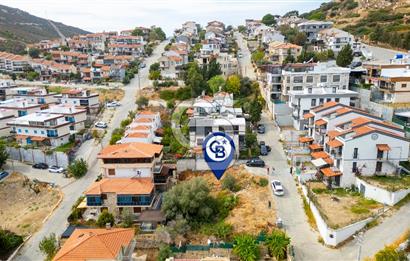 Yenifoça Burunucu'nda Deniz Manzaralı Satılık Villa Arsası