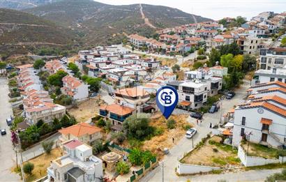 Yenifoça Burunucu'nda Deniz Manzaralı Satılık Villa Arsası