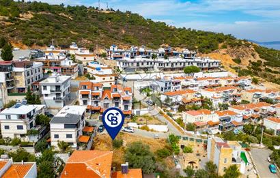 Yenifoça Burunucu'nda Deniz Manzaralı Satılık Villa Arsası