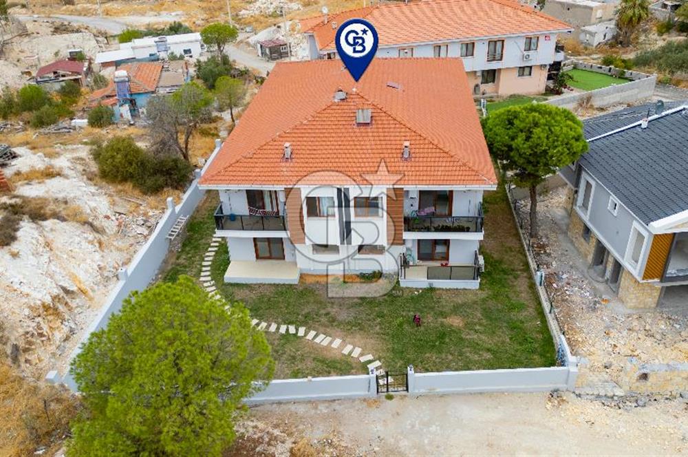 Foça Yenibağarası Mah. Satılık 2+1 Bahçe Katı Daire