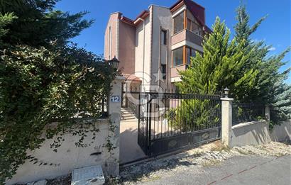 ORHUN MAH. YAZIR SOKAKTA TRİPLEKS 5+2 MOBİLYALI KİRALIK VİLLA