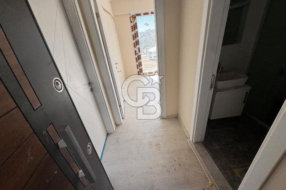 İzmir Dikili Çandarlı Deniz Manzaralı Site İçerisi Bahçeli 1+1