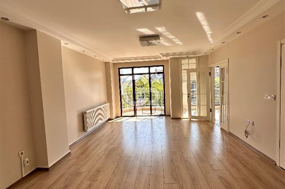 Ataşehir Örnek Mahallesinde Kullanışlı 185 m2 Kiralık Dubleks Daire