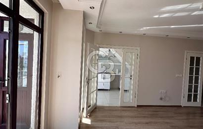 Ataşehir Örnek Mahallesinde Kullanışlı 185 m2 Kiralık Dubleks Daire