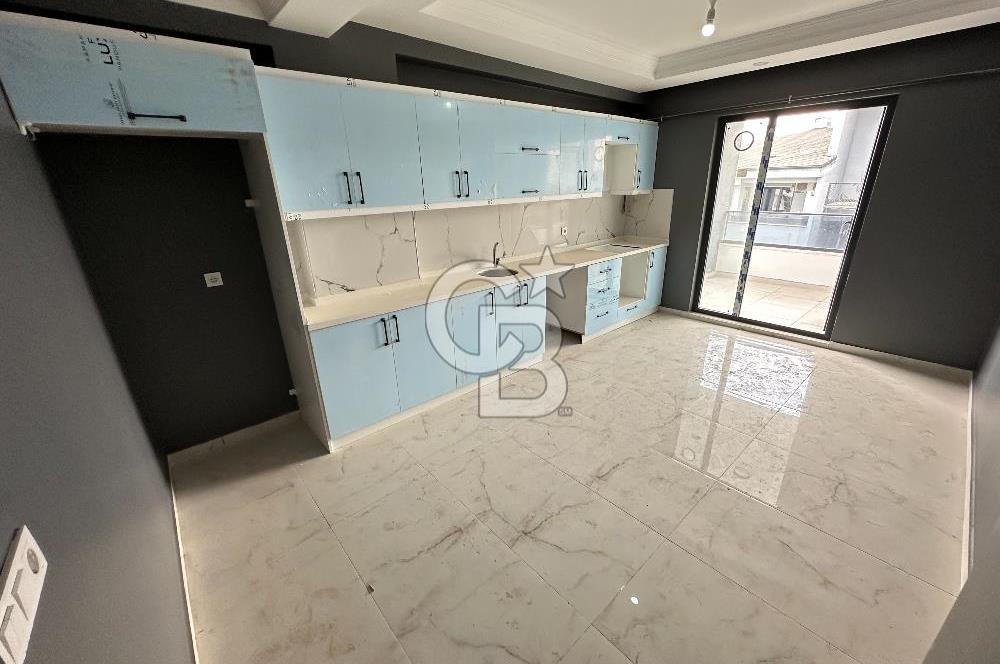 KARTEPE FSM'DE MERKEZİ KONUMDA 4+1 GENİŞ EĞİMSİZ ÇATI DUBLEKS