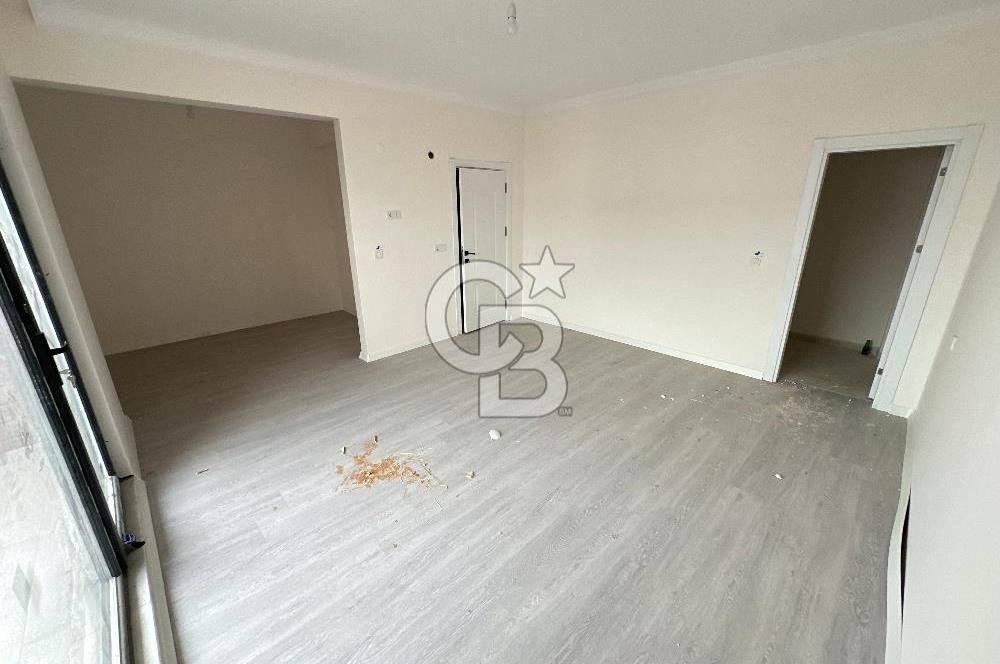 KARTEPE FSM'DE MERKEZİ KONUMDA 4+1 GENİŞ EĞİMSİZ ÇATI DUBLEKS