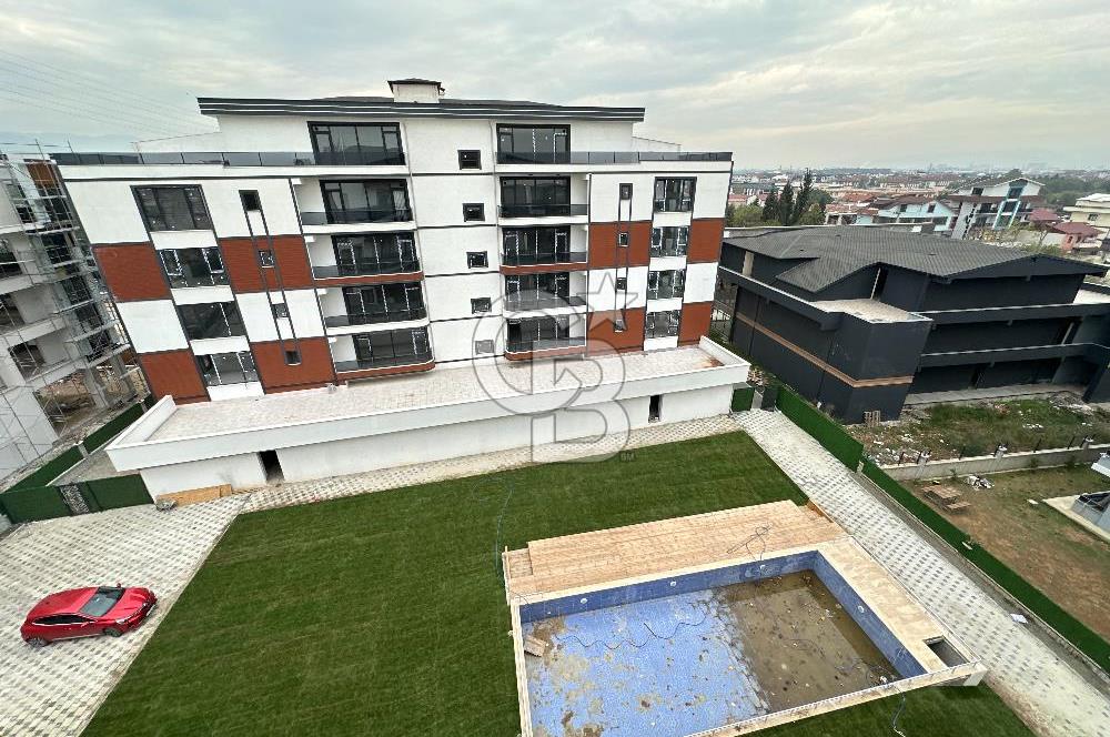 KARTEPE FSM'DE MERKEZİ KONUMDA 4+1 GENİŞ EĞİMSİZ ÇATI DUBLEKS