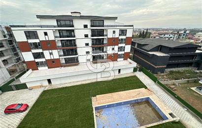 KARTEPE FSM'DE MERKEZİ KONUMDA 4+1 GENİŞ EĞİMSİZ ÇATI DUBLEKS