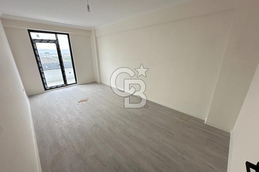 KARTEPE FSM'DE MERKEZİ KONUMDA 4+1 GENİŞ EĞİMSİZ ÇATI DUBLEKS