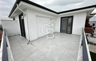 KARTEPE FSM'DE MERKEZİ KONUMDA 4+1 GENİŞ EĞİMSİZ ÇATI DUBLEKS
