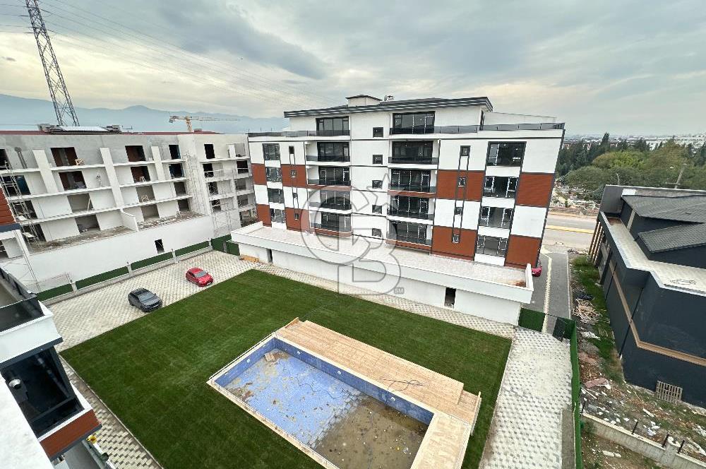 KARTEPE FSM'DE MERKEZİ KONUMDA 4+1 GENİŞ EĞİMSİZ ÇATI DUBLEKS